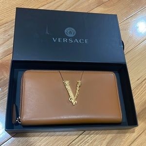 Versace vitrus continental wallet
